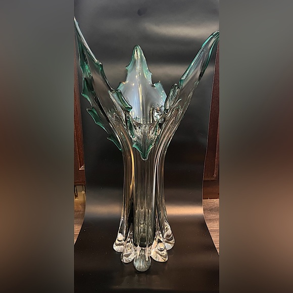 Vintage glass vase. - Picture 2 of 2